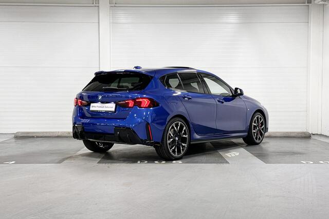 BMW 1-SERIE 120 | M-Sport Pro | Innovation Pack | Harman/Kardon | Panoramadak | Head-up Display | Comfort Access