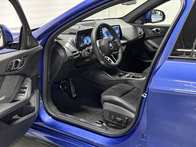 BMW 1-SERIE 120 | M-Sport Pro | Innovation Pack | Harman/Kardon | Panoramadak | Head-up Display | Comfort Access