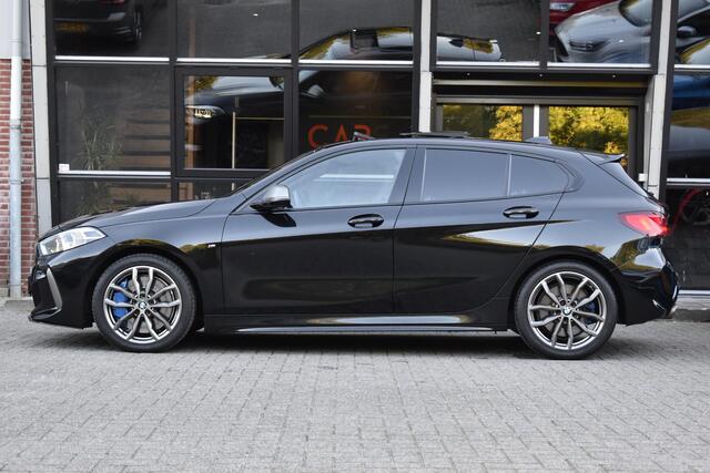 BMW 1-SERIE M135i xDrive High Executive Pano Ambiance