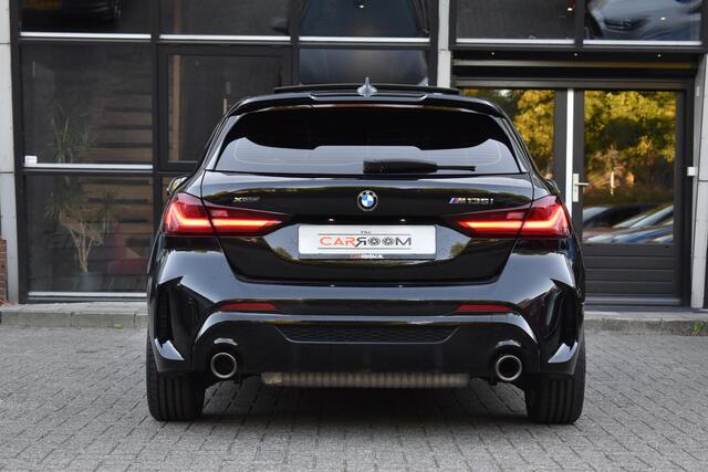 BMW 1-SERIE M135i xDrive High Executive Pano Ambiance