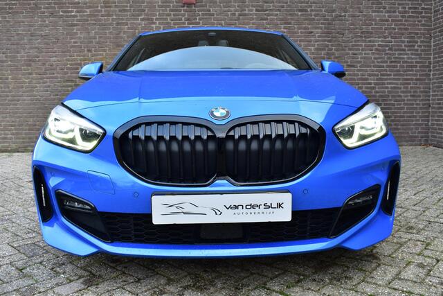BMW 1-SERIE 118i Executive Edition M-Pakket, Apple Carplay, Achteruitrijcamera, Panorama Dak, PDC, Led verlichting