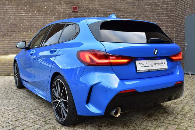 BMW 1-SERIE 118i Executive Edition M-Pakket, Apple Carplay, Achteruitrijcamera, Panorama Dak, PDC, Led verlichting