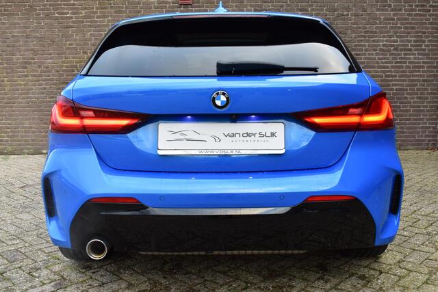 BMW 1-SERIE 118i Executive Edition M-Pakket, Apple Carplay, Achteruitrijcamera, Panorama Dak, PDC, Led verlichting