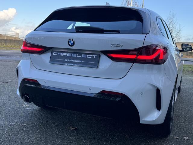 BMW 1-SERIE 118i M Sport pakket, Live Cockpit Professional, DAB-tuner, Shadow-line Een proefrit levert het bewijs. Neem contact op en we maken een afspraak!