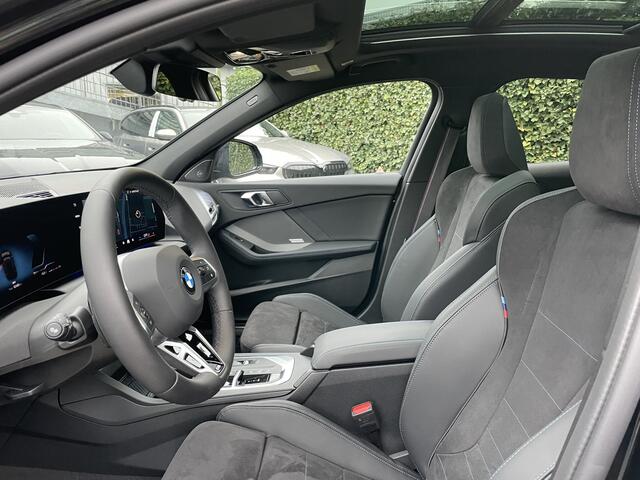 BMW 1-SERIE 5-deurs 120 | M-Sport Pro | Panorama | Harman/Kardon | Stuur + Stoelverw. | 19''
