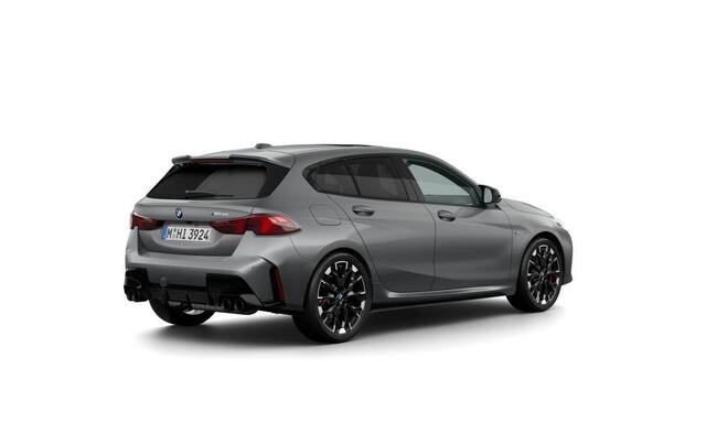 BMW 1-SERIE 5-deurs M135i xDrive | M Sportpakket Pro | Premium Pack | Nieuw