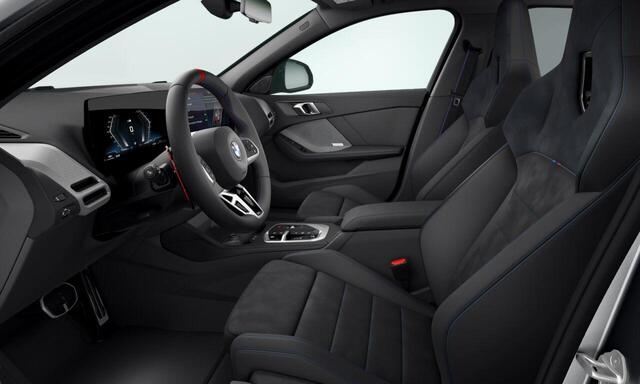 BMW 1-SERIE 5-deurs M135i xDrive | M Sportpakket Pro | Premium Pack | Nieuw