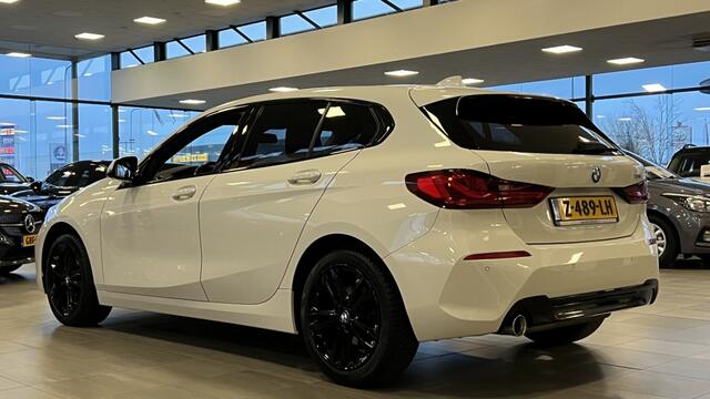 BMW 1-SERIE 118i High Exec | Navi | Cruise | Stoelverwarming