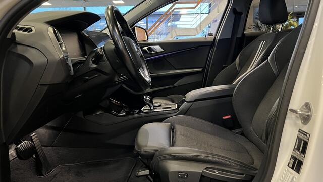 BMW 1-SERIE 118i High Exec | Navi | Cruise | Stoelverwarming