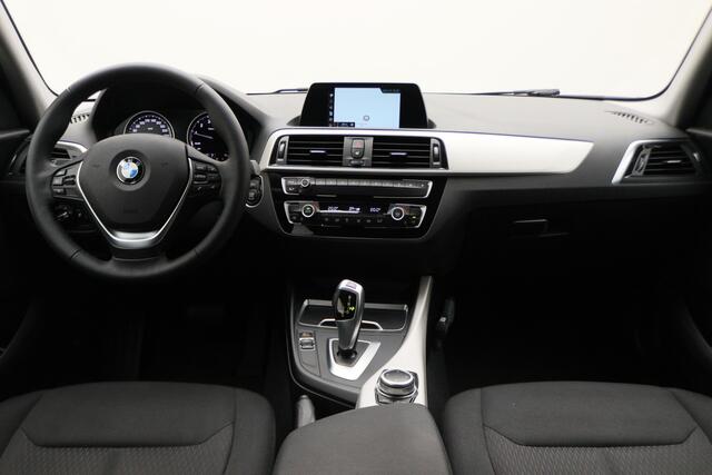 BMW 1-SERIE 118i Executive Automaat LED, Climate, Cruise, Navigatie, Bluetooth, PDC, Start/Stop, 16''