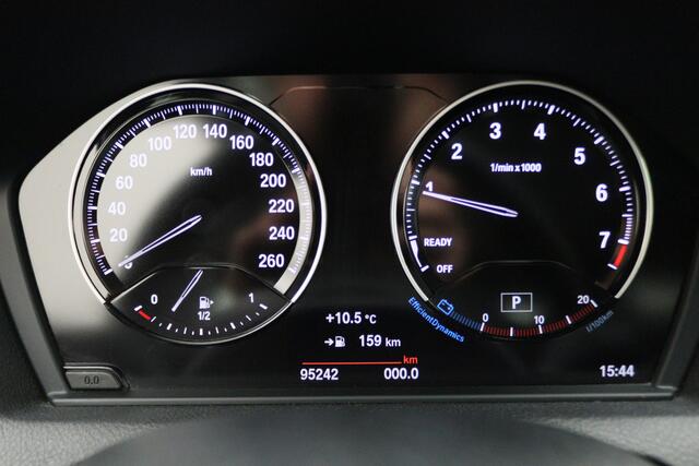 BMW 1-SERIE 118i Executive Automaat LED, Climate, Cruise, Navigatie, Bluetooth, PDC, Start/Stop, 16''
