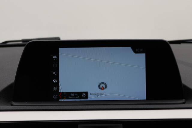 BMW 1-SERIE 118i Executive Automaat LED, Climate, Cruise, Navigatie, Bluetooth, PDC, Start/Stop, 16''