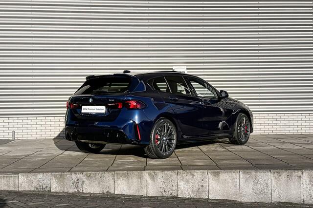 BMW 1-SERIE 120 M Sport Design Edition M Sportpakket Pro / Innovation Pack / Panoramadak / Harman-Kardon