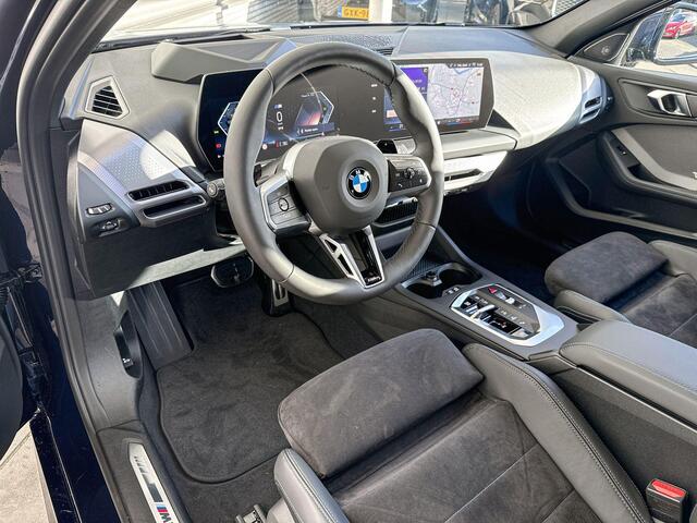 BMW 1-SERIE 120 M Sport Design Edition M Sportpakket Pro / Innovation Pack / Panoramadak / Harman-Kardon