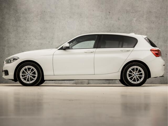 BMW 1-SERIE 118i Executive Sport Automaat (NAVIGATIE, CLIMATE, STOELVERWARMING, GETINT GLAS, SPORTSTOELEN, XENON, CRUISE, NIEUWE APK, NIEUWSTAAT)