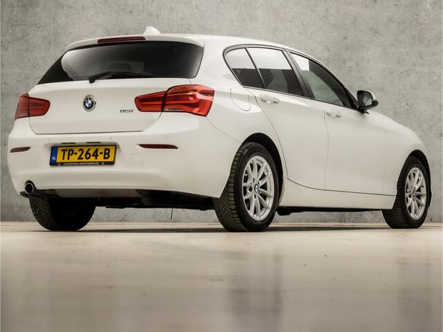 BMW 1-SERIE 118i Executive Sport Automaat (NAVIGATIE, CLIMATE, STOELVERWARMING, GETINT GLAS, SPORTSTOELEN, XENON, CRUISE, NIEUWE APK, NIEUWSTAAT)