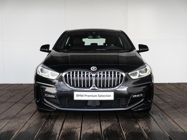BMW 1-SERIE 5-deurs 118i | M Sportpakket | Sportstoelen | HIFI | M Hoogglans Shadow Line | M Sportonderstel