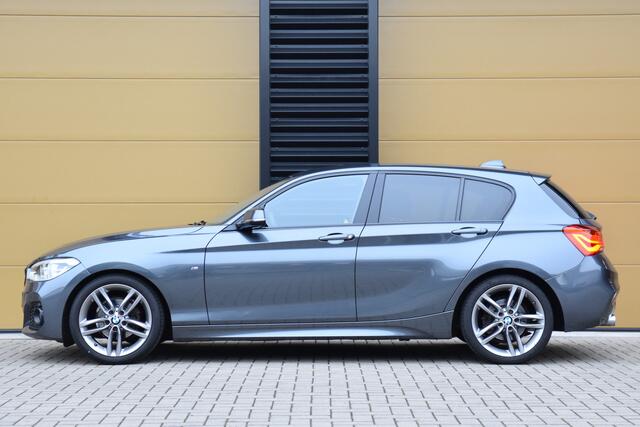 BMW 1-SERIE 118i Corporate Lease Executive * M Sportpakket * 18 Inch * Keyless * LED * Alcantara *