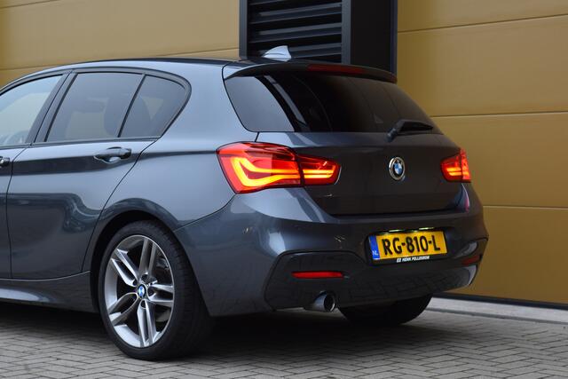 BMW 1-SERIE 118i Corporate Lease Executive * M Sportpakket * 18 Inch * Keyless * LED * Alcantara *