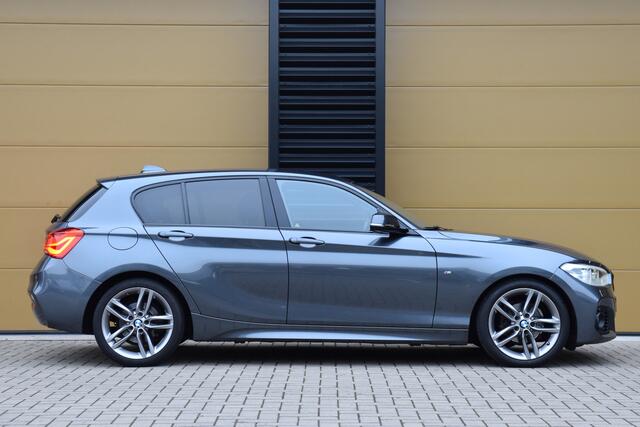 BMW 1-SERIE 118i Corporate Lease Executive * M Sportpakket * 18 Inch * Keyless * LED * Alcantara *