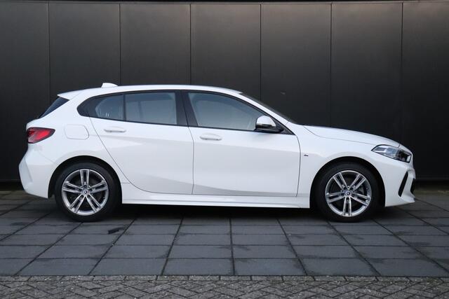 BMW 1-SERIE 118i Introduction Edition | M SPORT | PDC | APPLE CARPLAY | CRUISE | NAVI |