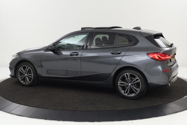 BMW 1-SERIE 118i Executive Edtion | Sport Line | Panoramadak | Stoel & stuurverwarming | Adaptive cruise | Camera | Harman/Kardon | Full LED