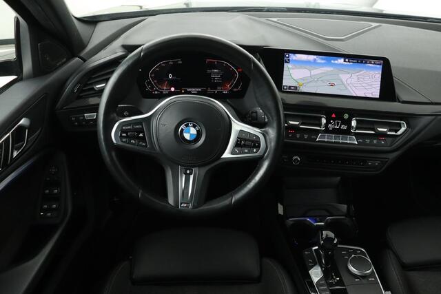BMW 1-SERIE 118i Executive Edtion | Sport Line | Panoramadak | Stoel & stuurverwarming | Adaptive cruise | Camera | Harman/Kardon | Full LED