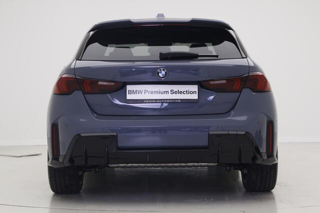 BMW 1-SERIE 120 M Sport Pro | Panorama | Harman Kardon | Stoel- en stuurverwarming | Camera