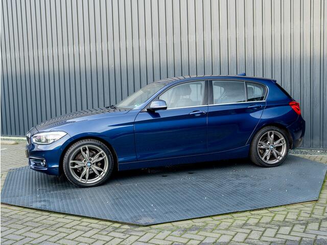 BMW 1-SERIE 118i High Executive | Leder | Camera | Parkeersensoren V&A | Stoelverwarming | Prijs Rijklaar!!