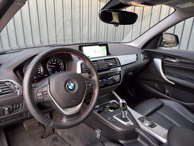BMW 1-SERIE 118i High Executive | Leder | Camera | Parkeersensoren V&A | Stoelverwarming | Prijs Rijklaar!!