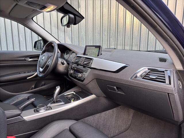 BMW 1-SERIE 118i High Executive | Leder | Camera | Parkeersensoren V&A | Stoelverwarming | Prijs Rijklaar!!