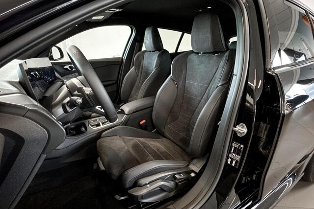 BMW 1-SERIE 120 M Sport Design Edition | Stoelverwarming | Comfort Access | Achteruitrijcamera | Trekhaak |