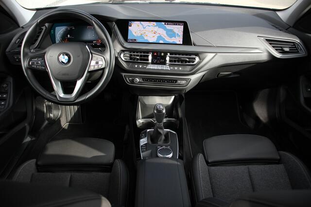 BMW 1-SERIE 118i Executive Edition | Digital Cockpit | Camera | LED | Navi |