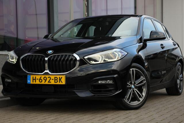 BMW 1-SERIE 118i Executive Edition | Digital Cockpit | Camera | LED | Navi |