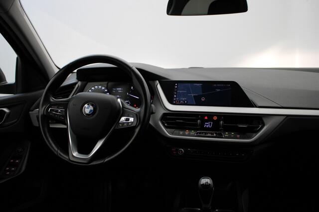 BMW 1-SERIE 116d Executive - Cruise, Navi