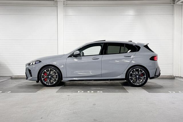 BMW 1-SERIE 120 | M-Sport Pro | Premium Pack | Driving Assistant Plus | Harman/Kardon | Panoramadak | Comfort Access