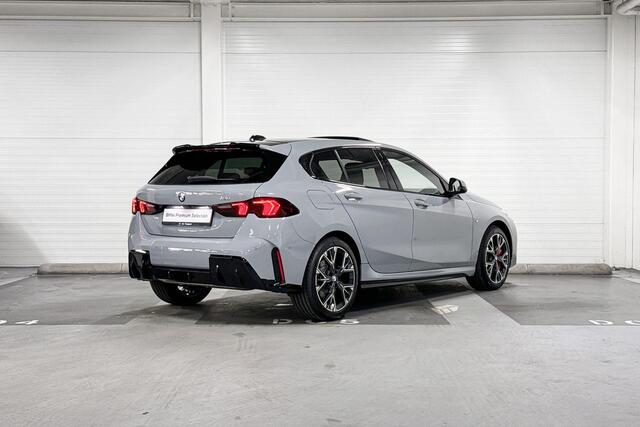 BMW 1-SERIE 120 | M-Sport Pro | Premium Pack | Driving Assistant Plus | Harman/Kardon | Panoramadak | Comfort Access