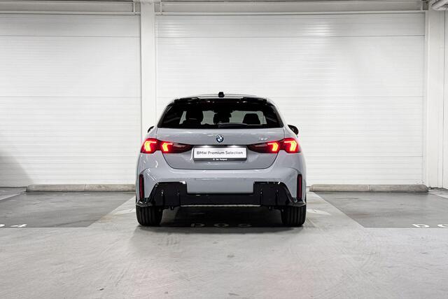 BMW 1-SERIE 120 | M-Sport Pro | Premium Pack | Driving Assistant Plus | Harman/Kardon | Panoramadak | Comfort Access