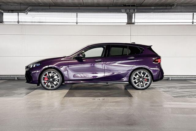 BMW 1-SERIE 120 M Sport Design Edition | M Sportpakket Pro | Dak uitgevoerd in zwart