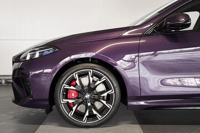 BMW 1-SERIE 120 M Sport Design Edition | M Sportpakket Pro | Dak uitgevoerd in zwart