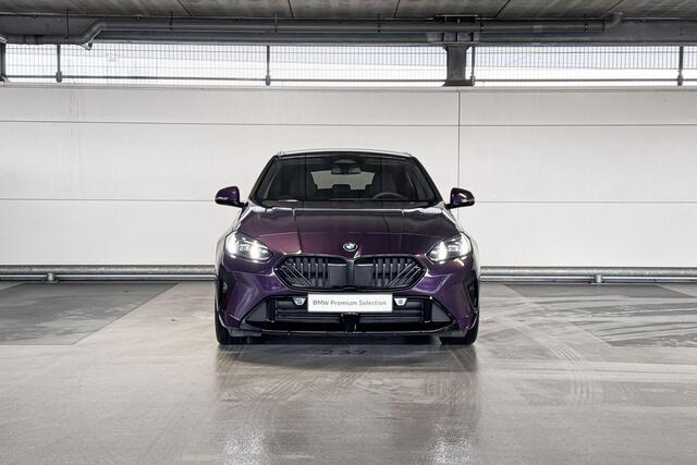 BMW 1-SERIE 120 M Sport Design Edition | M Sportpakket Pro | Dak uitgevoerd in zwart