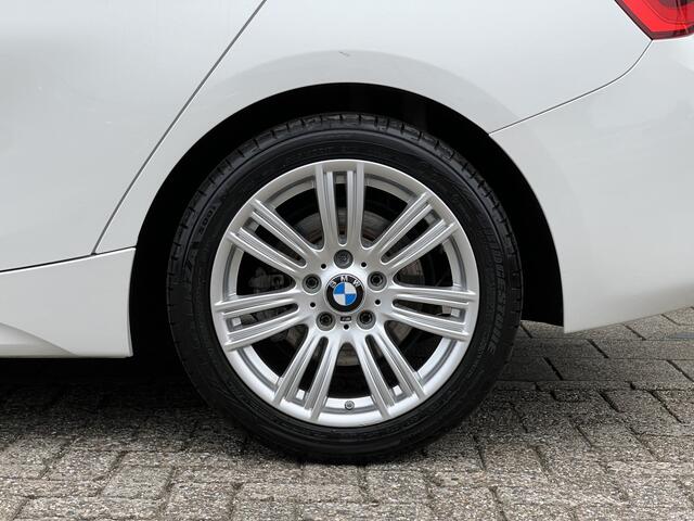 BMW 1-SERIE 116i Centennial High Executive M-pakket/Navigatie/17inch.