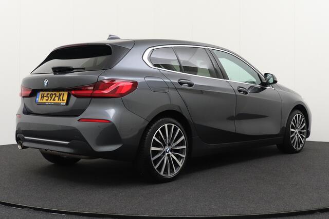 BMW 1-SERIE 118i Aut. High Exe. Trekhaak Head-up Display Camera M-SportLeder