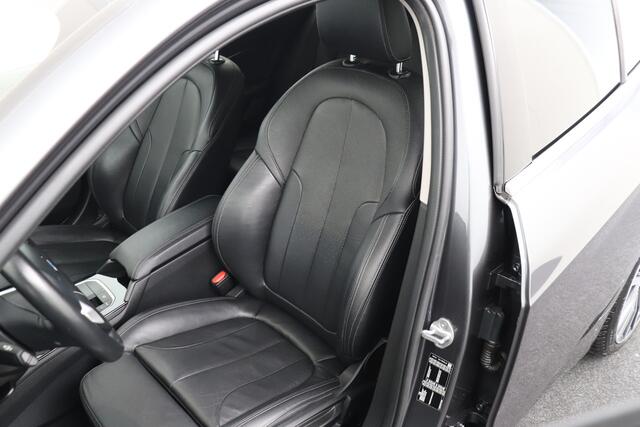 BMW 1-SERIE 118i Aut. High Exe. Trekhaak Head-up Display Camera M-SportLeder