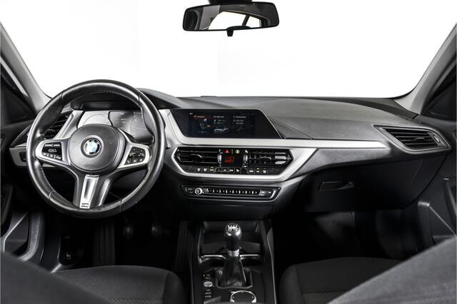 BMW 1-SERIE 118i 140 PK Corporate High Executive | Cruise | PDC | NAV+ Apple Car Play | EEC | LM 19" |