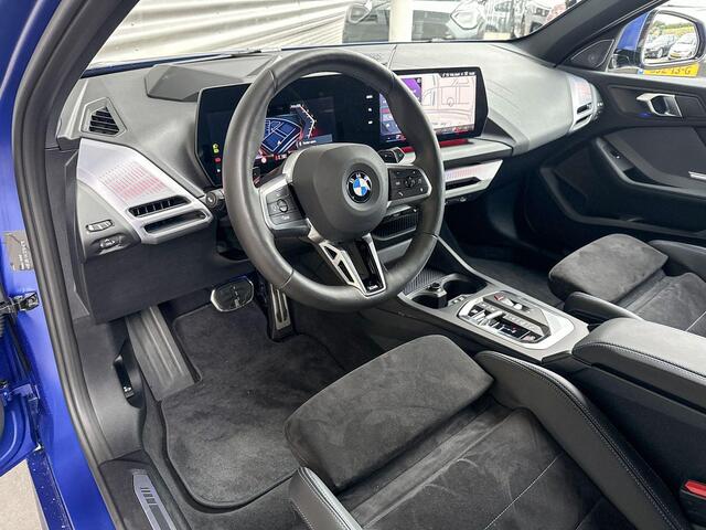 BMW 1-SERIE 120 / M-Sport Pro / Driving Assistant Professional / M Sportstoelen