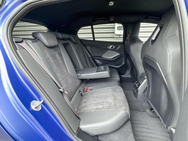 BMW 1-SERIE 120 / M-Sport Pro / Driving Assistant Professional / M Sportstoelen