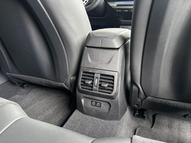 BMW 1-SERIE 120 / M-Sport Pro / Driving Assistant Professional / M Sportstoelen