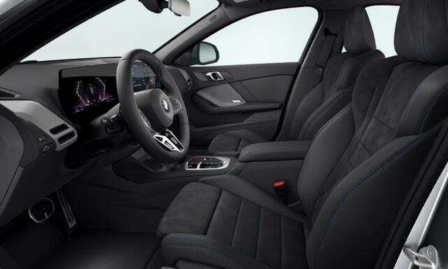 BMW 1-SERIE 120 M-Sport | Panorama | Stoelverwarming | Harman Kardon Premium Pack
