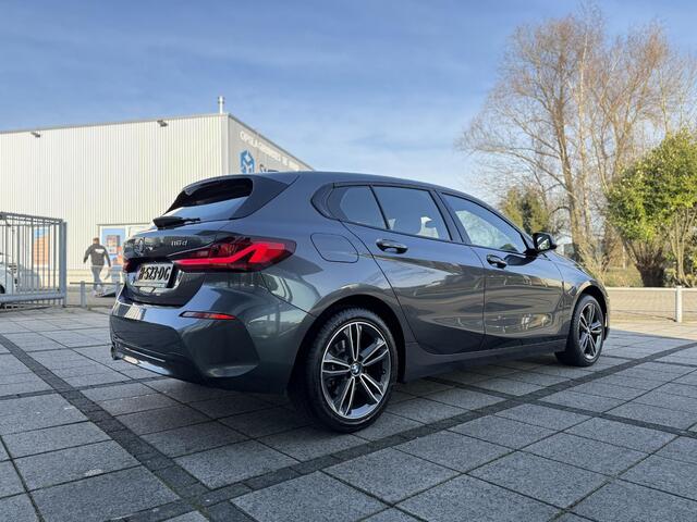 BMW 1-SERIE 116d Executive Edition | Live Cockpit | Sfeerverlichting | Apple Carplay |